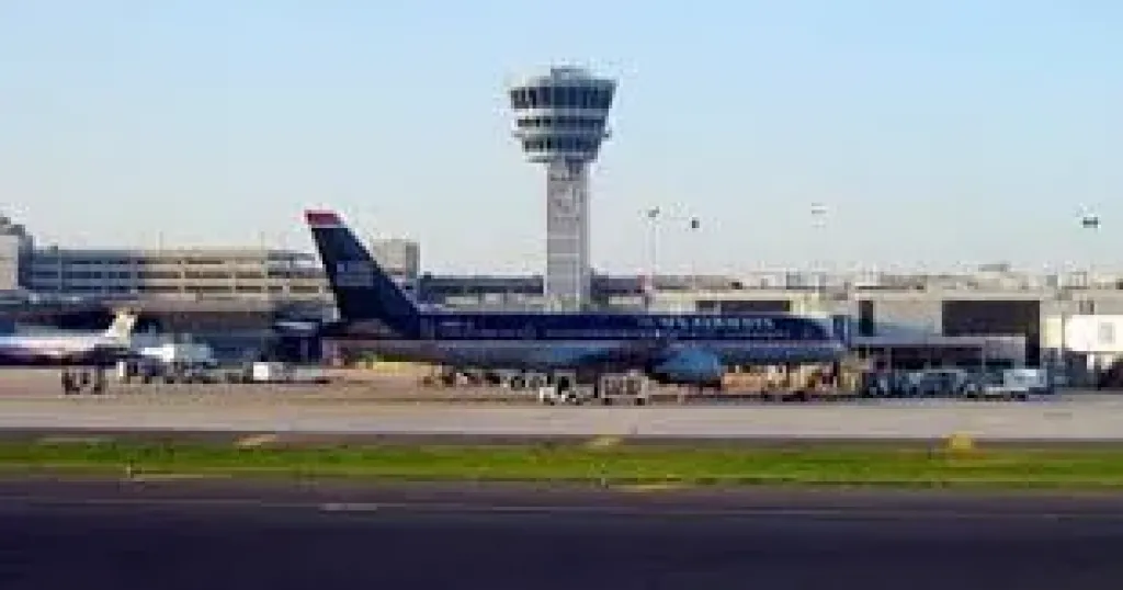 طيران أمريكا: إيقاف الرحلات المغادرة لمطار فيلادلفيا بسبب تهديد بوجود قنبلة