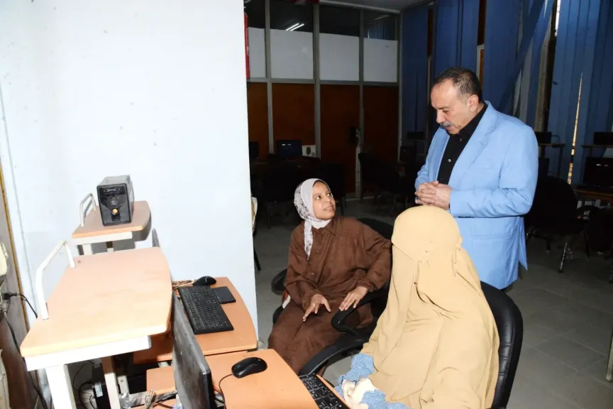 محافظ أسيوط يتابع البرامج التدريبية بمركز علوم الحاسب الآلي وتكنولوجيا