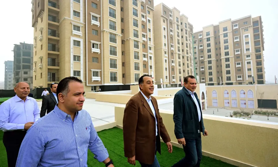 مصطفي مدبولي يتفقد مشروع ”الفسطاط فيو” والمقام على مساحة 30 فدانًا