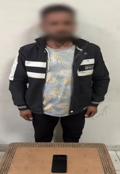 ضبط شخص لابتزاز وتهديد سيدة عبر تطبيقات التواصل في الإسكندرية