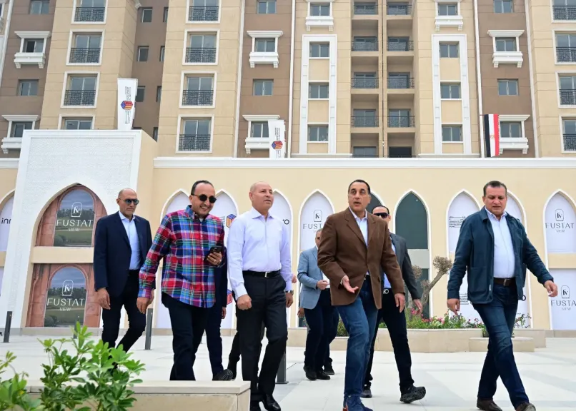 رئيس الوزراء يتفقد عدداً من أعمال تطوير الطرق بالقاهرة