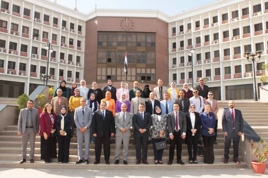 جامعة أسيوط تطلق دورة ”الأسس العلمية والعملية لإعداد تقديرات الموقف الاستراتيجية