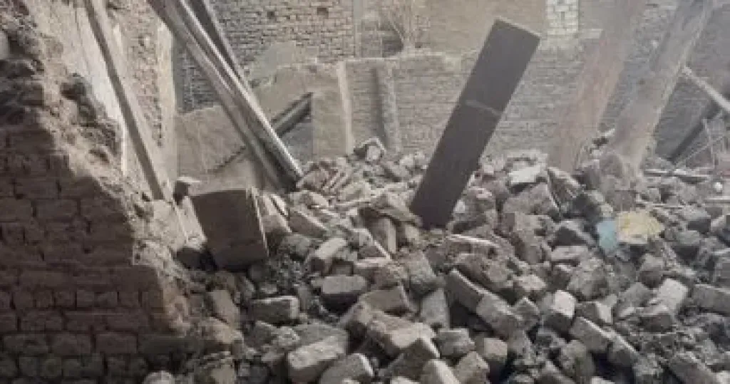 انهيار منزل 3 طوابق خالى من السكان فى منطقة بولاق أبو العلا