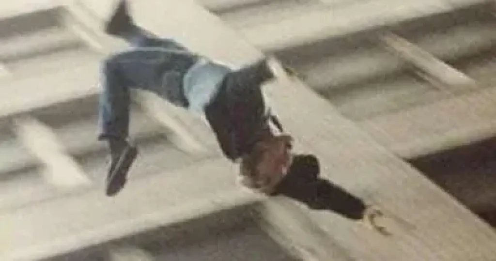 مصرع شخص سقط من الطابق الـ11 فى الحضرة بالإسكندرية