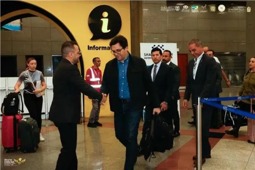 وزير الثقافة يصل شرم الشيخ لحضور حفل ختام مهرجان المسرح الشبابي