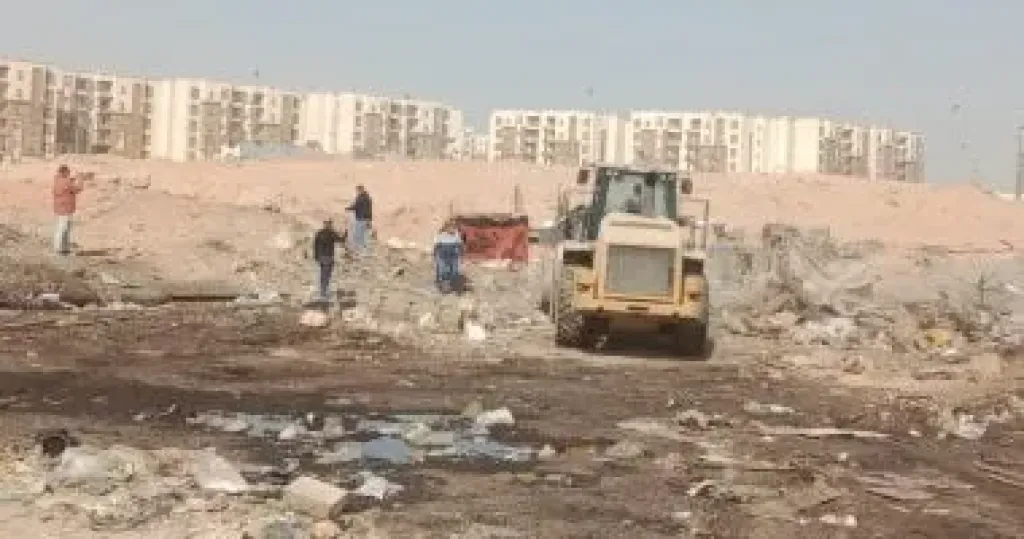وزارة البيئة تتابع شكاوى المخلفات بمقلب مدينة العبور وتتدخل للحل