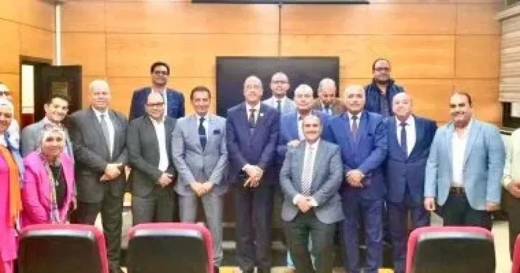 دورات أساسية ومتقدمة لرفع كفاءة السلامة والصحة المهنية بمطار القاهرة