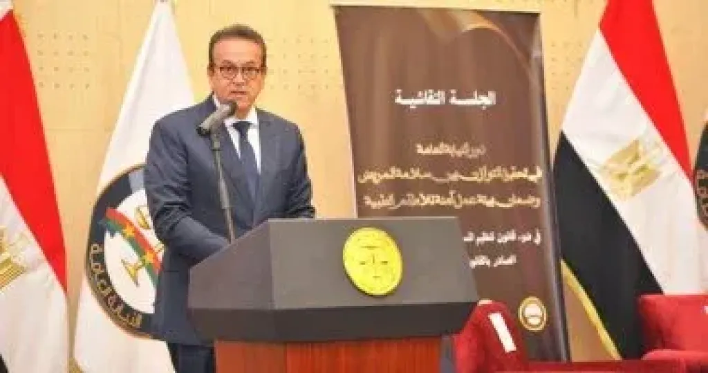 وزير الصحة يؤكد: لا تهاون في حقوق الفرق الطبية