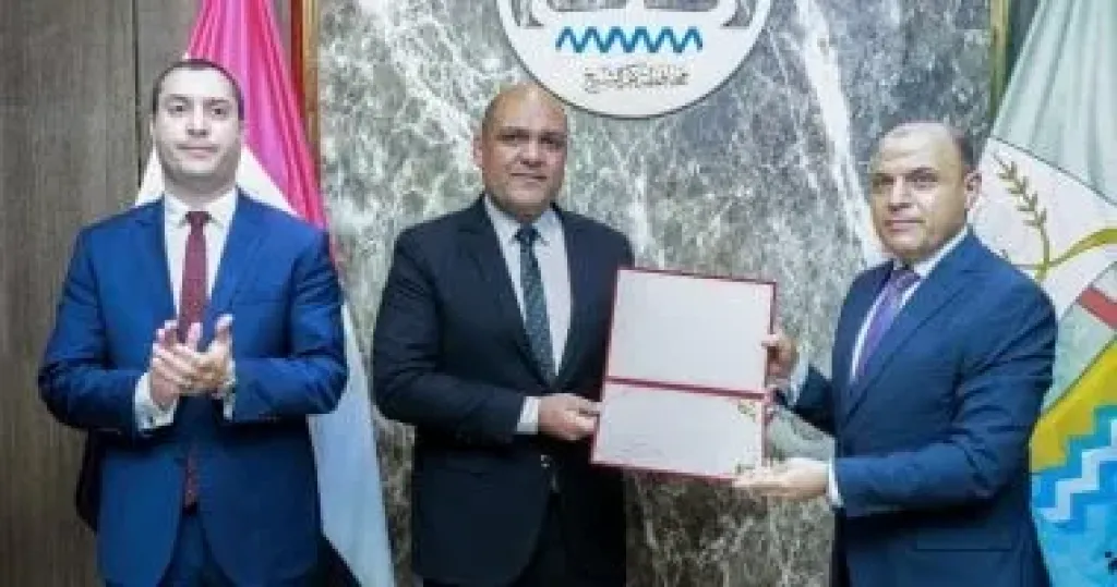 محافظ كفرالشيخ يعلن نتائج التقييم الشهري ويكرم «ساطور» لفوز دسوق بالمركز الأول