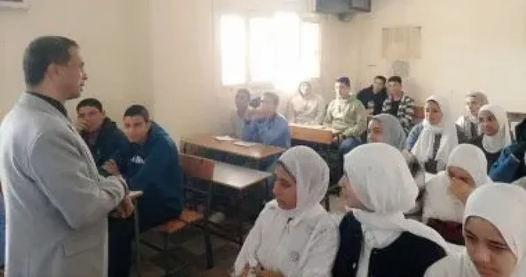 وكيل تعليم كفر الشيخ يشيد بتفعيل منصة تعليم البرمجة والذكاء الاصطناعي