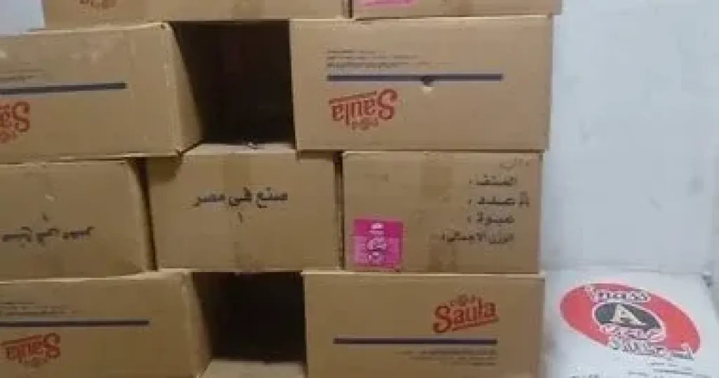 ضبط 60 ألف قطعة حلوى مجهولة المصدر داخل مخزن قبل طرحها بأسواق مدينة إسنا