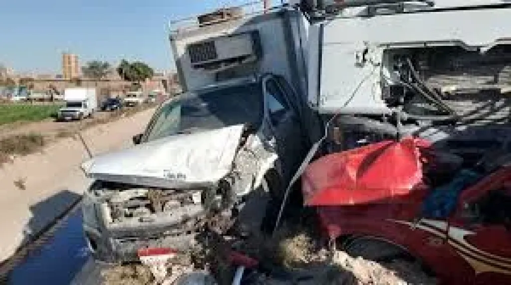 وفاة وإصابة 11 شخصا في حادثين منفصلين بالمنيا