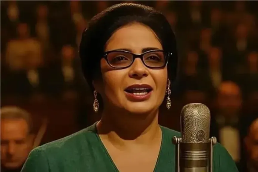 بعد الهجوم عليها بسبب «الست».. نجوم الوسط الفني يدعمون منى زكي