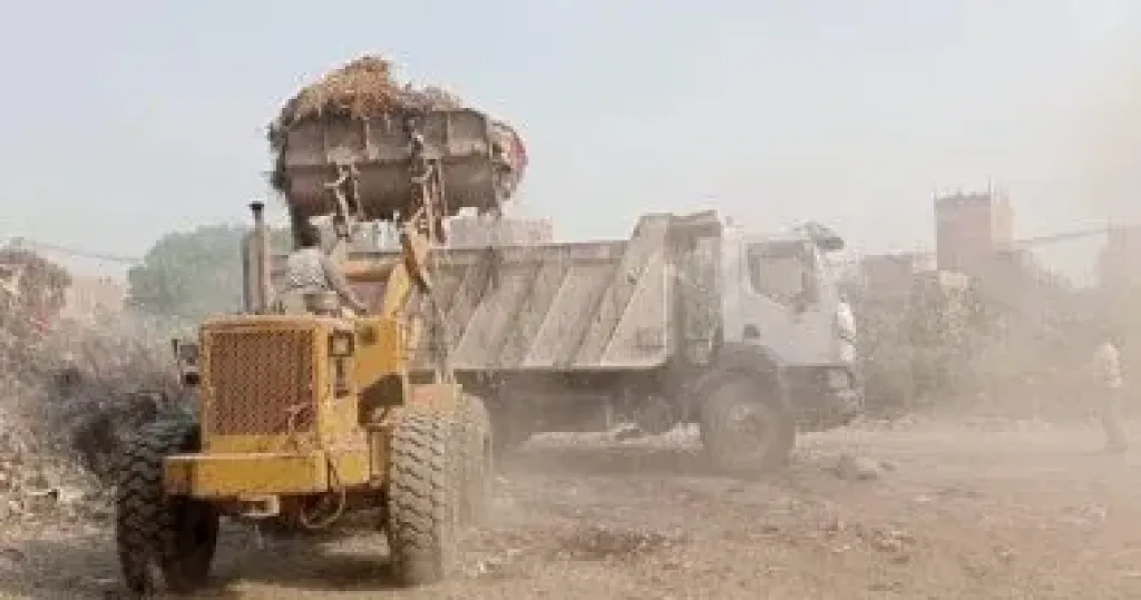 الجيزة: رفع 600 طن مخلفات بشارع عثمان محرم وحملات نظافة بشارع العروبة