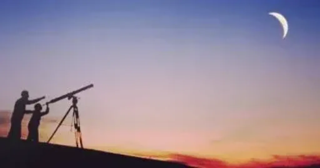 مركز الفلك الدولى: 21 دولة تحسم موعد عيد الفطر و27 دولة تستطلع الهلال اليوم