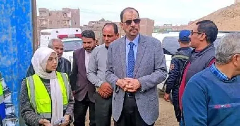 محافظ سوهاج يتفقد مستوى الخدمات بمركز المراغة ويحيل أطباء للتحقيق