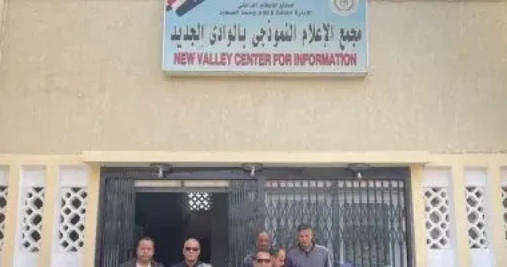 رئيس قطاع الإعلام الداخلى يتفقد مجمع إعلام الخارجة ويناقش تطوير العمل