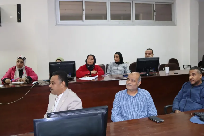 جامعة أسيوط تنظم دورة تدريبية للعاملين حول التنمية المستدامة