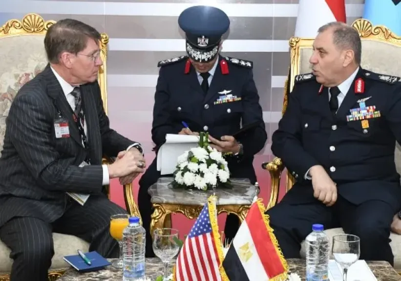 لقاءات ثنائية لقادة الأفرع الرئيسية للقوات المسلحة على هامش فعاليات معرض ”إيديكس 2025 ”