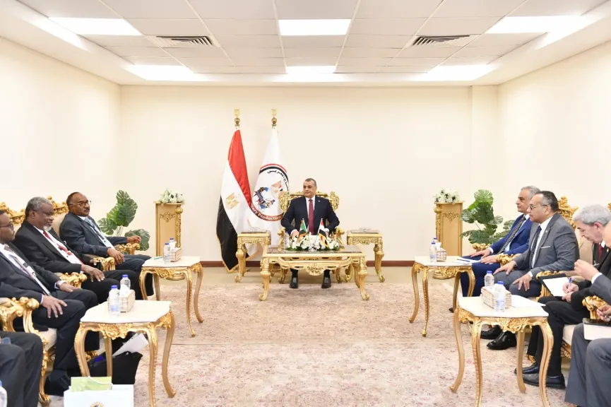 ضمن فاعليات ”EDEX 2025” .. وزير الإنتاج الحربي يستقبل مدير عام منظومة الصناعات الدفاعية السودانية لمناقشة موضوعات التعاون ذات الاهتمام المشترك.. صور