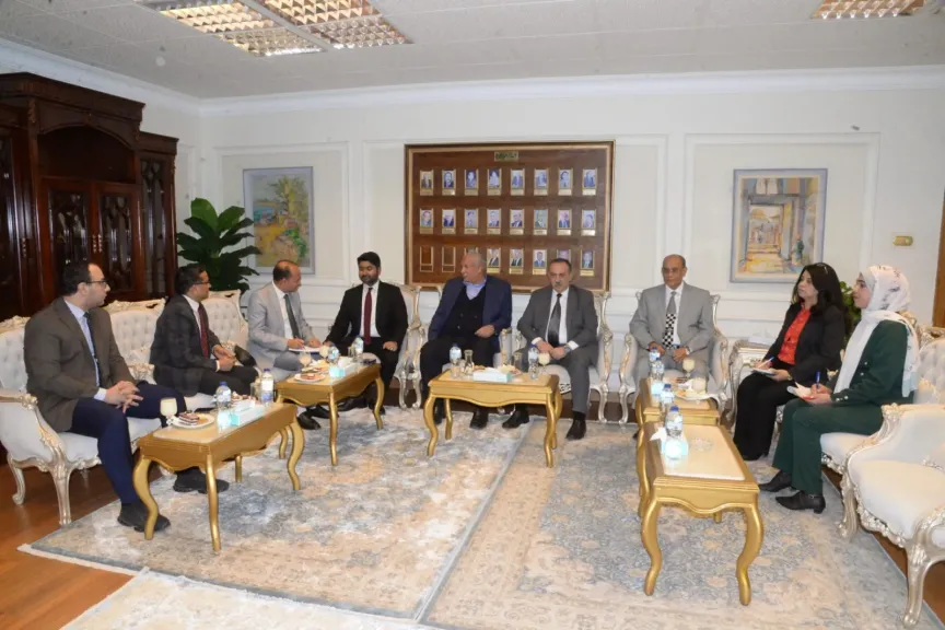 محافظ أسيوط يستقبل وفد السفارة الهندية ويعلن دعمه لإطلاق مشروعات مشتركة