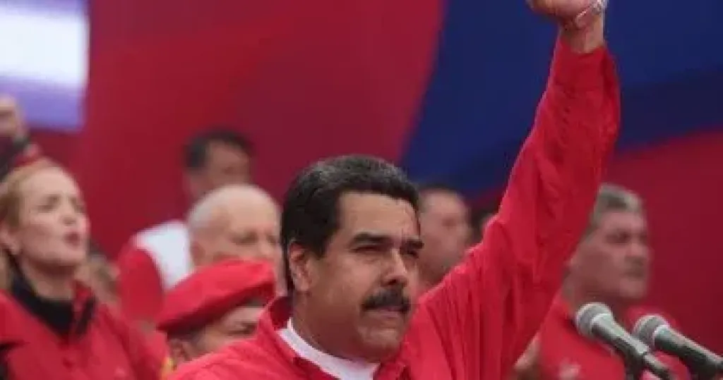 مادورو يرقص من جديد فى شوارع كاراكاس متحديا ترامب