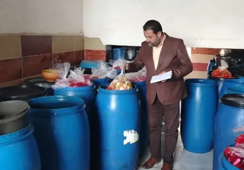 ضبط 2 طن ونصف مخللات غير صالحة للإستهلاك الآدمي و30 شيكارة ملح بالبحيرة