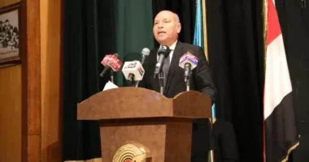 محافظ القاهرة يشارك فى الصالون الشهري لنقابة الصحفيين