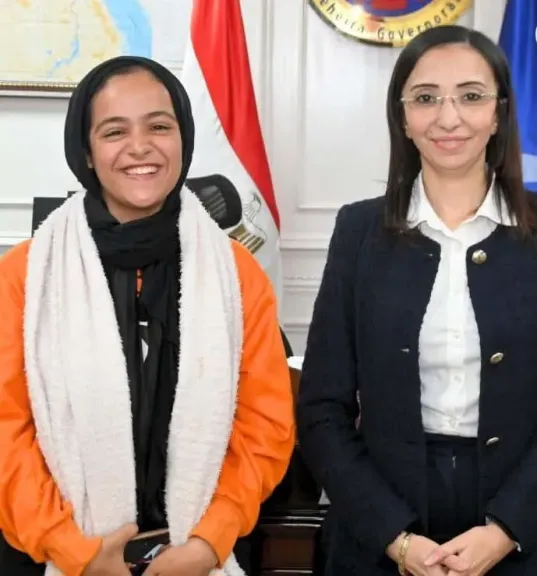 محافظ البحيرة تستقبل امل محسن من ذوي الاحتياجات الخاصة وتؤكد مكتبها مفتوح لجميع ذوي الهمم