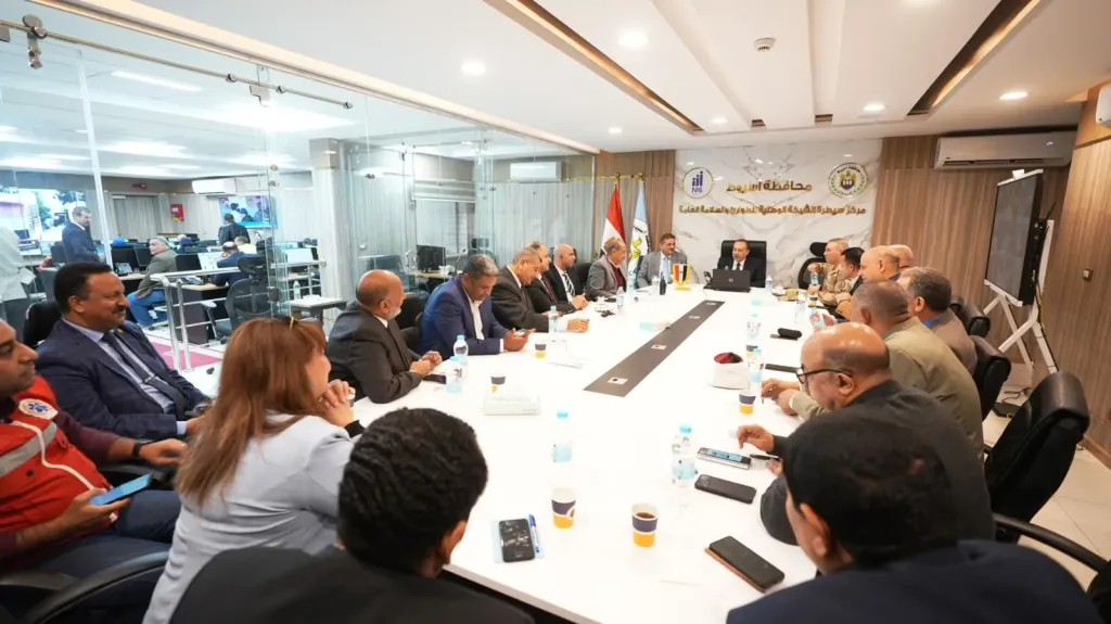 محافظ أسيوط يترأس غرفة العمليات المركزية لمتابعة إجراءات انتخابات الدائرة الثالثة