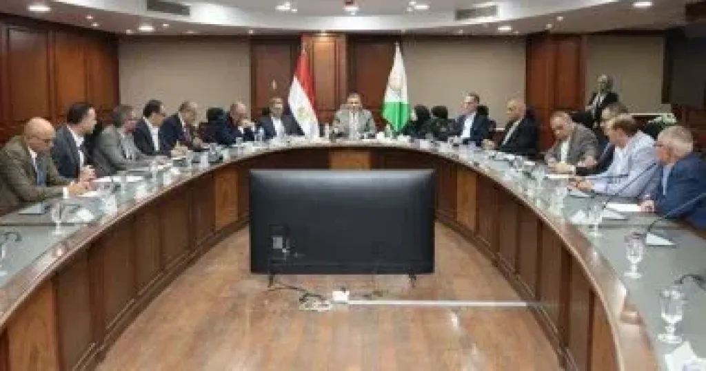 محافظ الجيزة يكلف بإنجاز إنشاء مجمع الخدمات الشرطية بحدائق الأهرام