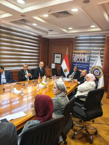 الطب بجامعة أسيوط تستعرض رؤيتها حول البرنامج الإلزامي لأطباء الامتياز