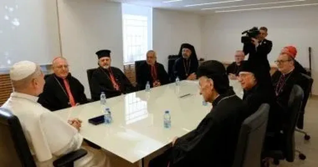 بطريرك الأقباط الكاثوليك يلتقى بابا الفاتيكان باجتماع بطاركة الكنائس الكاثوليكية الشرقية في بيروت