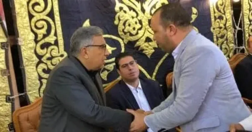 محافظ الدقهلية يُقدم واجب العزاء لأسر ضحايا حريق سوق الخواجات بالمنصورة