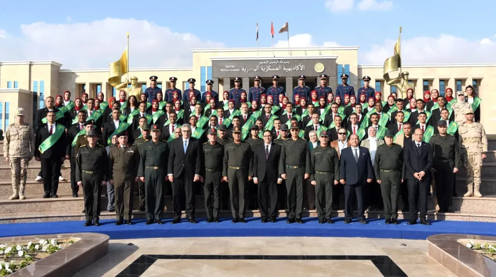 الأكاديمية العسكرية المصرية تنظم حفل إنتهاء دورة تعايش طلبة جامعة القاهرة بالأكاديمية|صور