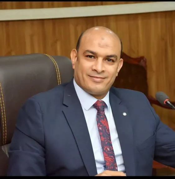 الاعلامي علاء خليل يهنئ المستشار أحمد عثمان عبده نائب رئيس مجلس الدولة لحصوله علي الدكتوراة