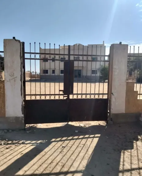 الوحدة الصحية بقرية الحرية 3 ببنى سويف صرحٌ طبيٌّ مهجور ومأساة إنسانية تتفاقم في صمتٍ رسميٍّ مخزٍ”