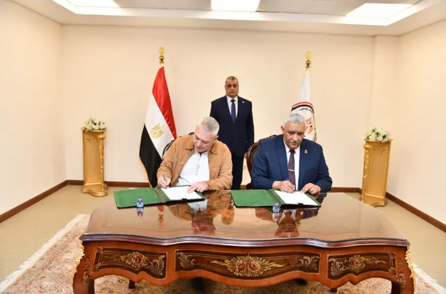 خلال ”EDEX 2025” .. وزير الإنتاج الحربي يشهد مراسم توقيع عقد للتعاون المشترك في مجال التصنيع العسكري|صور