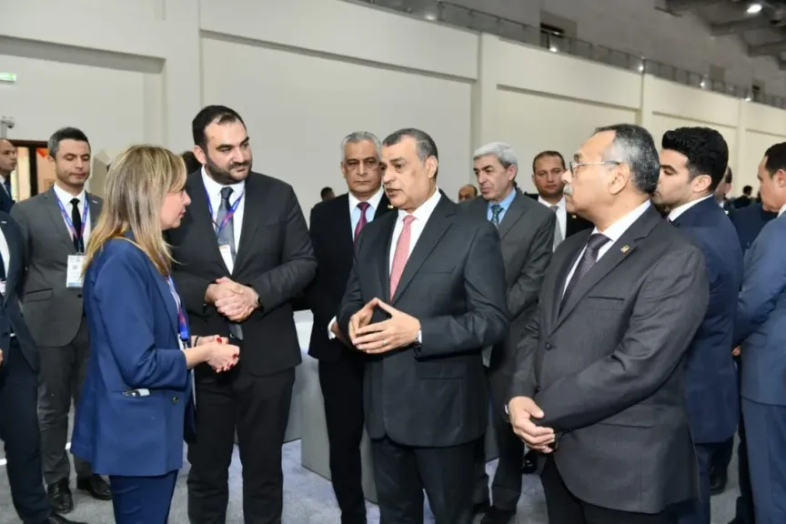 للإطلاع على تكنولوجيات التصنيع العالمية.. وزير الإنتاج الحربي يزور أجنحة عدد من الشركات المشاركة بـ”EDEX”|صور