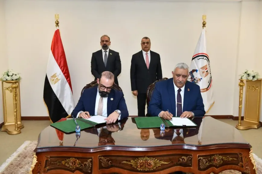 وزير الدولة للإنتاج الحربي يشهد مراسم توقيع عقود للتعاون المشترك في المجال العسكري|صور