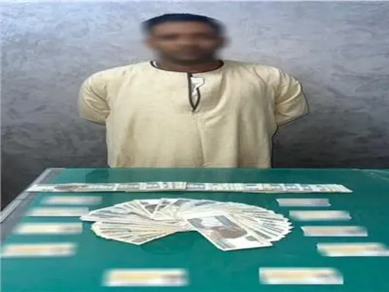 ضبط شخص بحوزته بطاقات شخصية ومبالغ مالية لحشد الناخبين بقنا