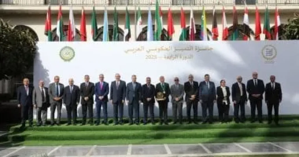 قيادات محافظة لقاهرة يهنئون الدكتور إبراهيم صابر لفوزه بجائزة أفضل محافظ عربي