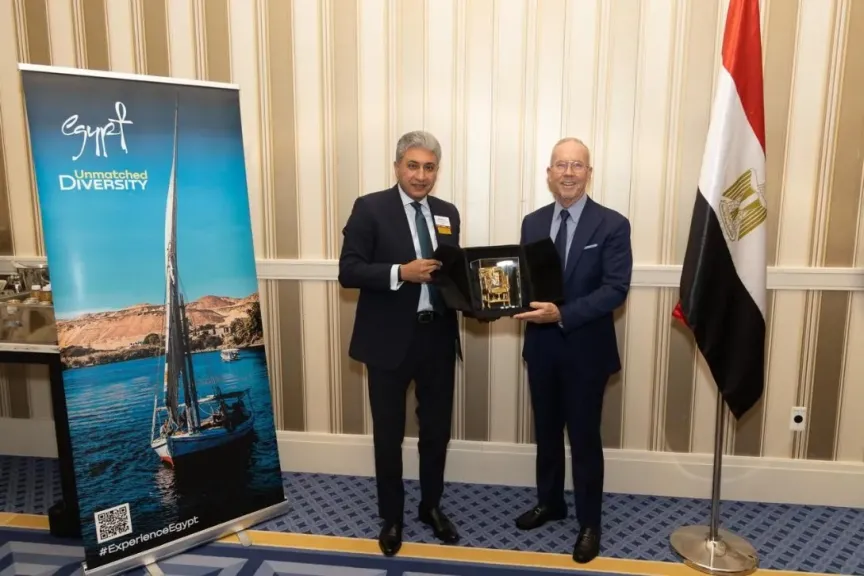 وزير السياحة يبحث مع الرئيس التنفيذي لـ ”USTOA” الأمريكية  تعزيز أوجه التعاون