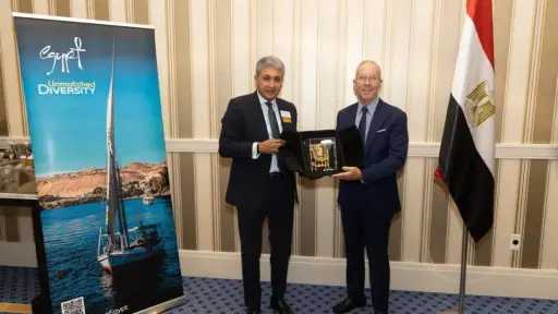 وزير السياحة يبحث مع الرئيس التنفيذي لـ ”USTOA” الأمريكية  تعزيز أوجه التعاون