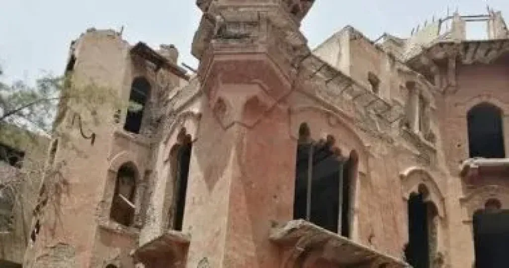 محافظة الدقهلية: عقار القصر الأحمر لا يمثل حقبة تاريخية ولا يعتبر مزارا سياحيا