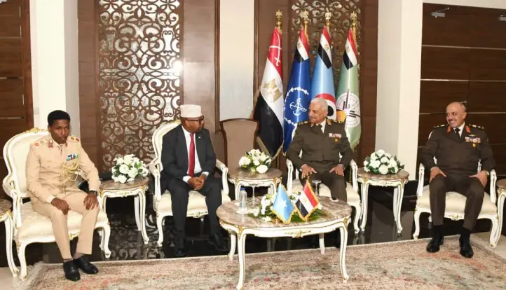 على هامش فعاليات اليوم الختامى ل ” إيديكس - 2025 ” وزير الدفاع ورئيس الأركان يعقدان عدد من اللقاءات الثنائية..صور