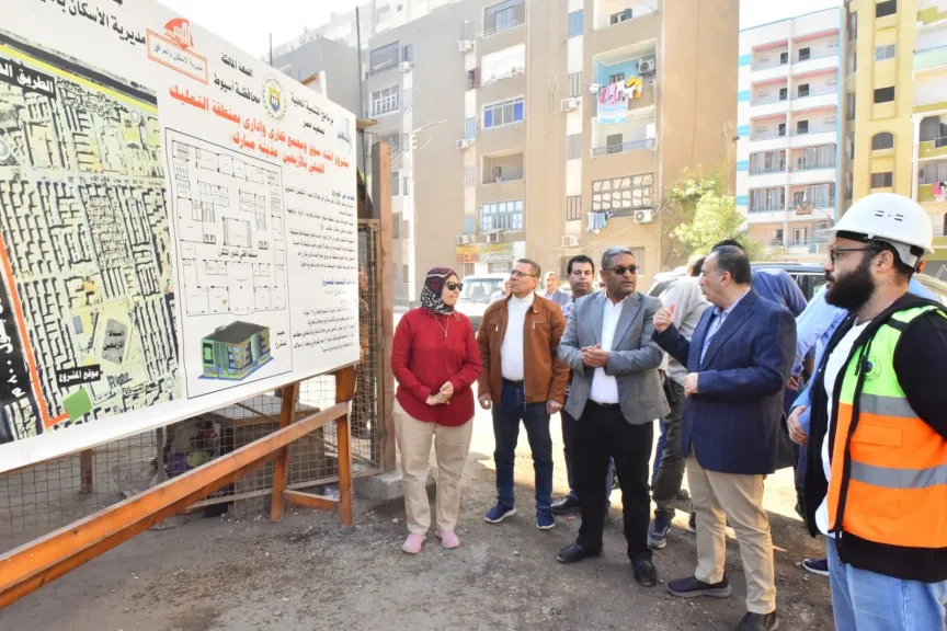 محافظ أسيوط يتابع إنشاء مجمع تجاري وإداري متكامل على 1800 م² لدعم التنمية