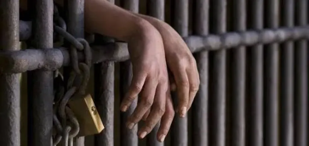 4 قرارات عاجلة في اتهام سيدة لجارها بالتعدي على نجلتها