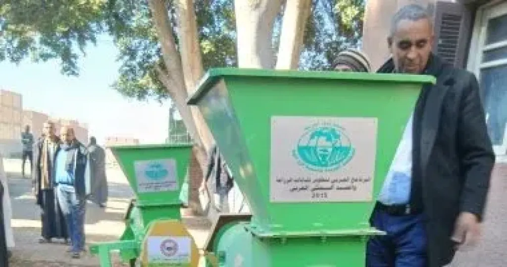 ”الزراعة” توزع أكثر من 400 فراطة ذرة مُعاد تأهيلها كمنح لصغار المزارعين