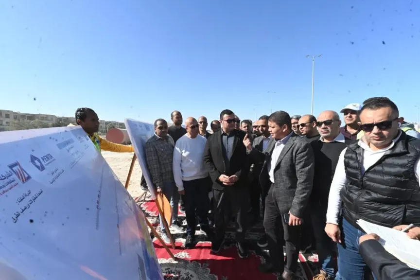 وزير الإسكان يتفقد مشروعي (M8 by the lake) وبوغاز لتوصيل المياه لبحيرة نيو مارينا